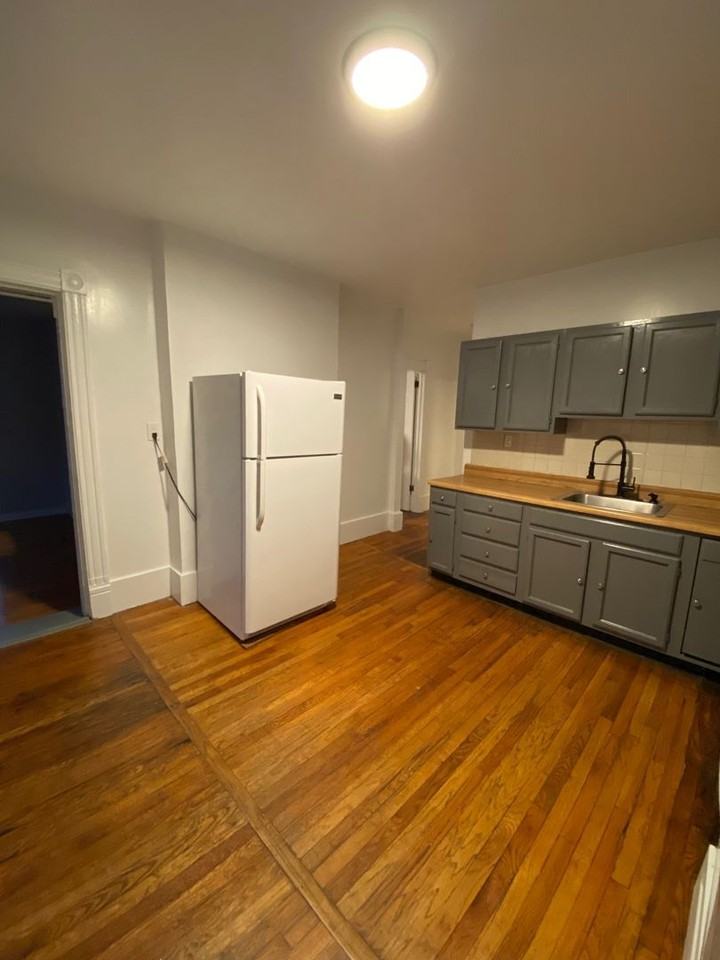 12 Courtney Ave - Photo 7 of 13