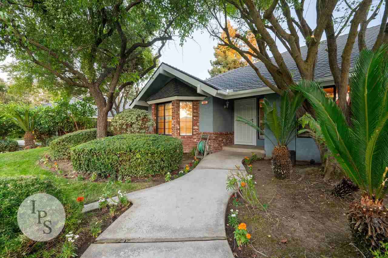 563 E Portland Ave - Photo 2 of 49