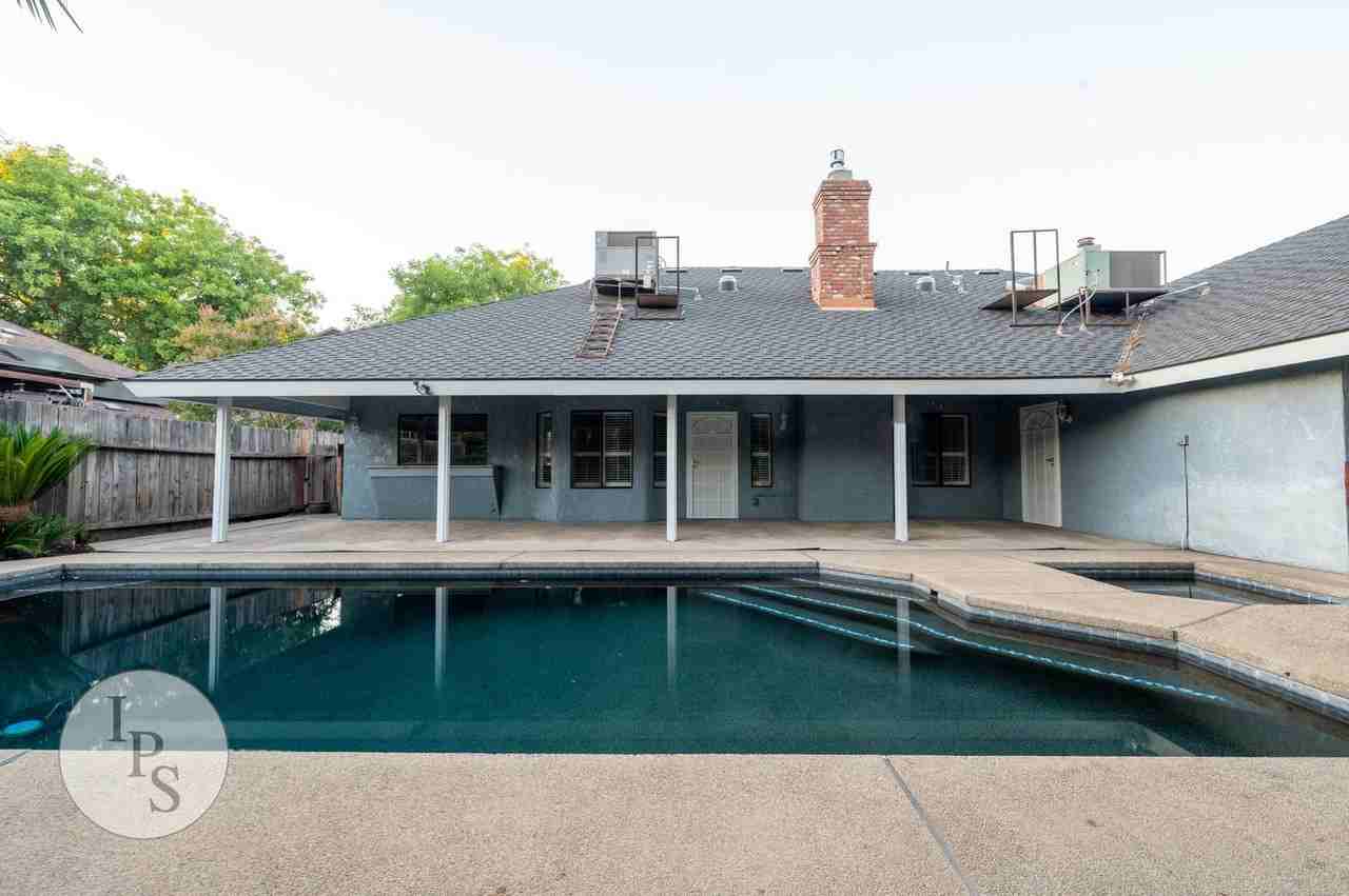 563 E Portland Ave - Photo 3 of 49