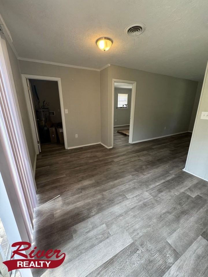 3712 Oslo Rd - Photo 4 of 16