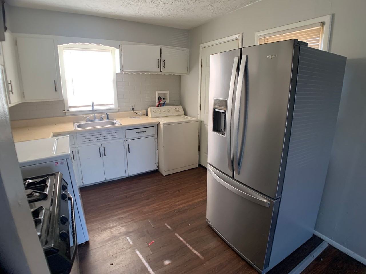 6120 Nw 55th St - Photo 3 of 10