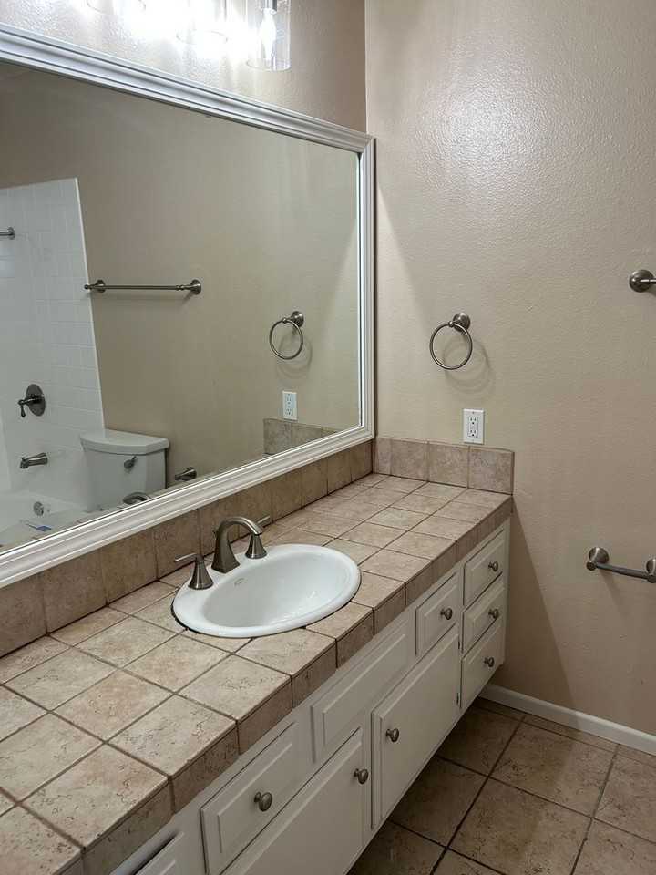 9867 Genesee Ave - Photo 6 of 10