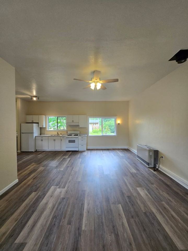16721B Muskrat Dr Se - Photo 6 of 17