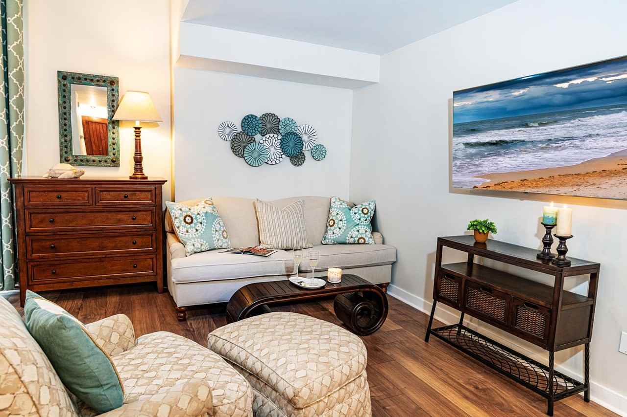 955 Registry Blvd - Photo 2 of 38