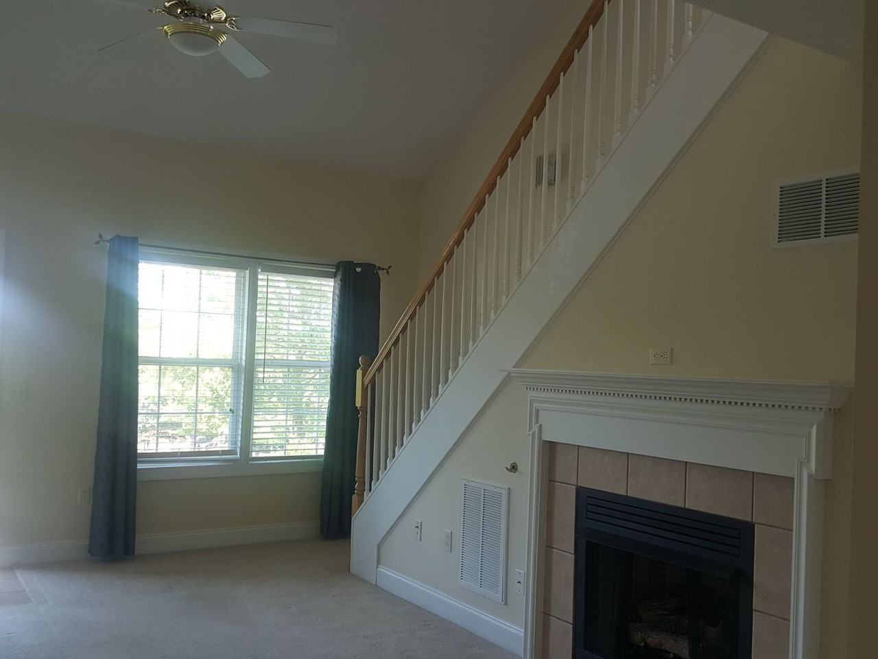 230 Willow Oak Dr - Photo 2 of 8