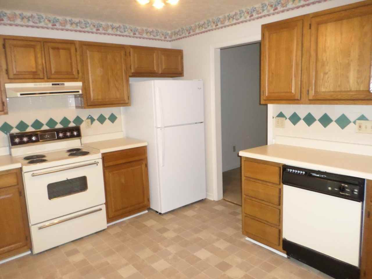 1724 Emerald St - Photo 7 of 18