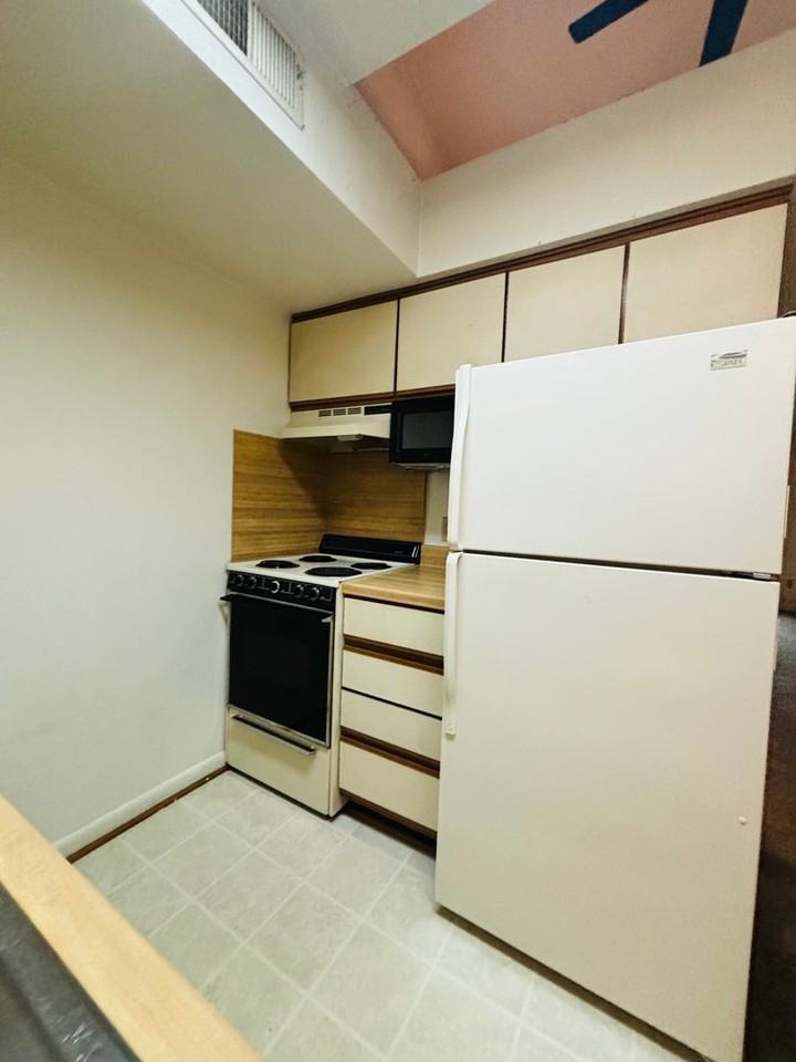 507 Sunridge Dr Apt N - Photo 7 of 14