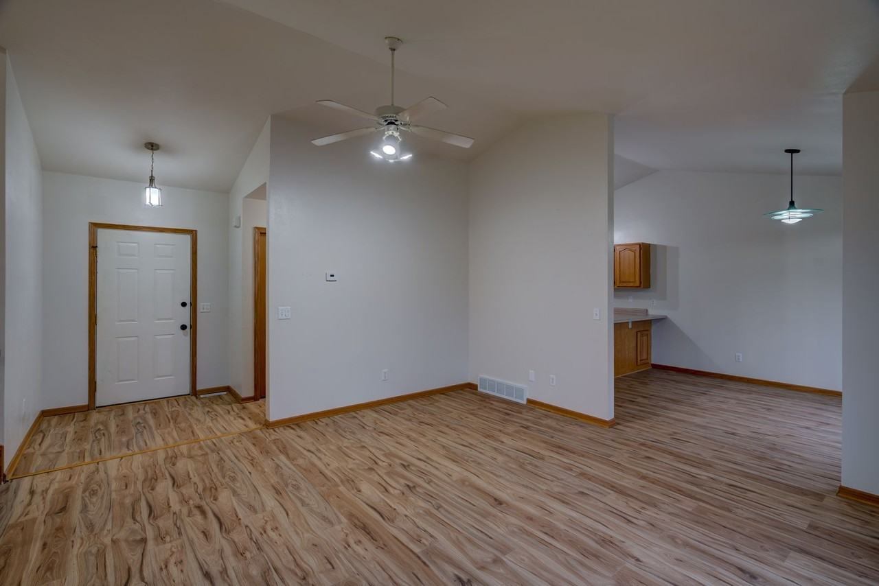 1509 Bultman Rd - Photo 3 of 29