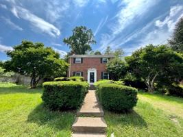 featured image of 2702 Byron St