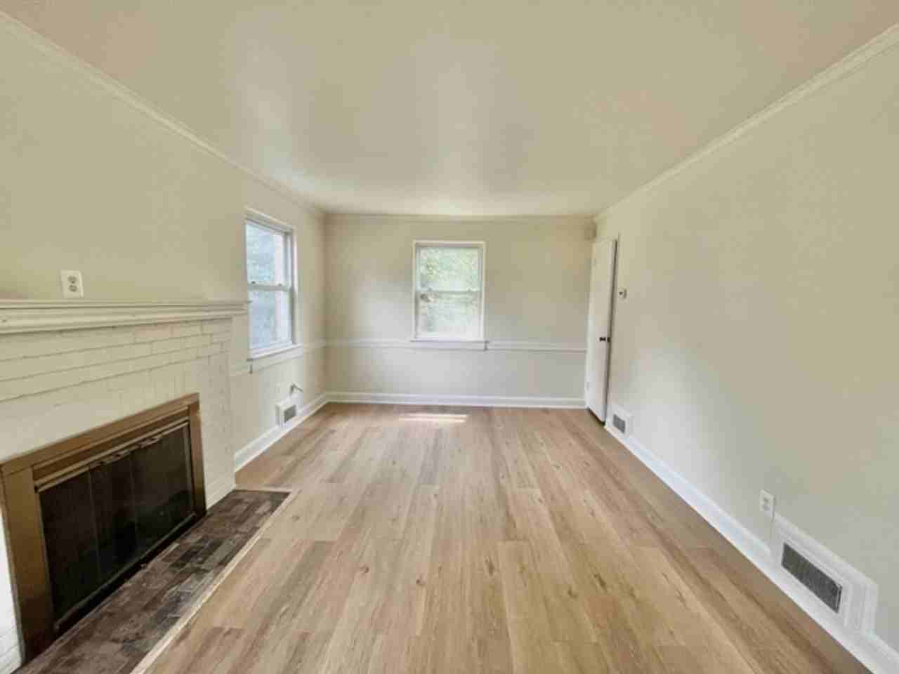 2702 Byron St - Photo 2 of 25