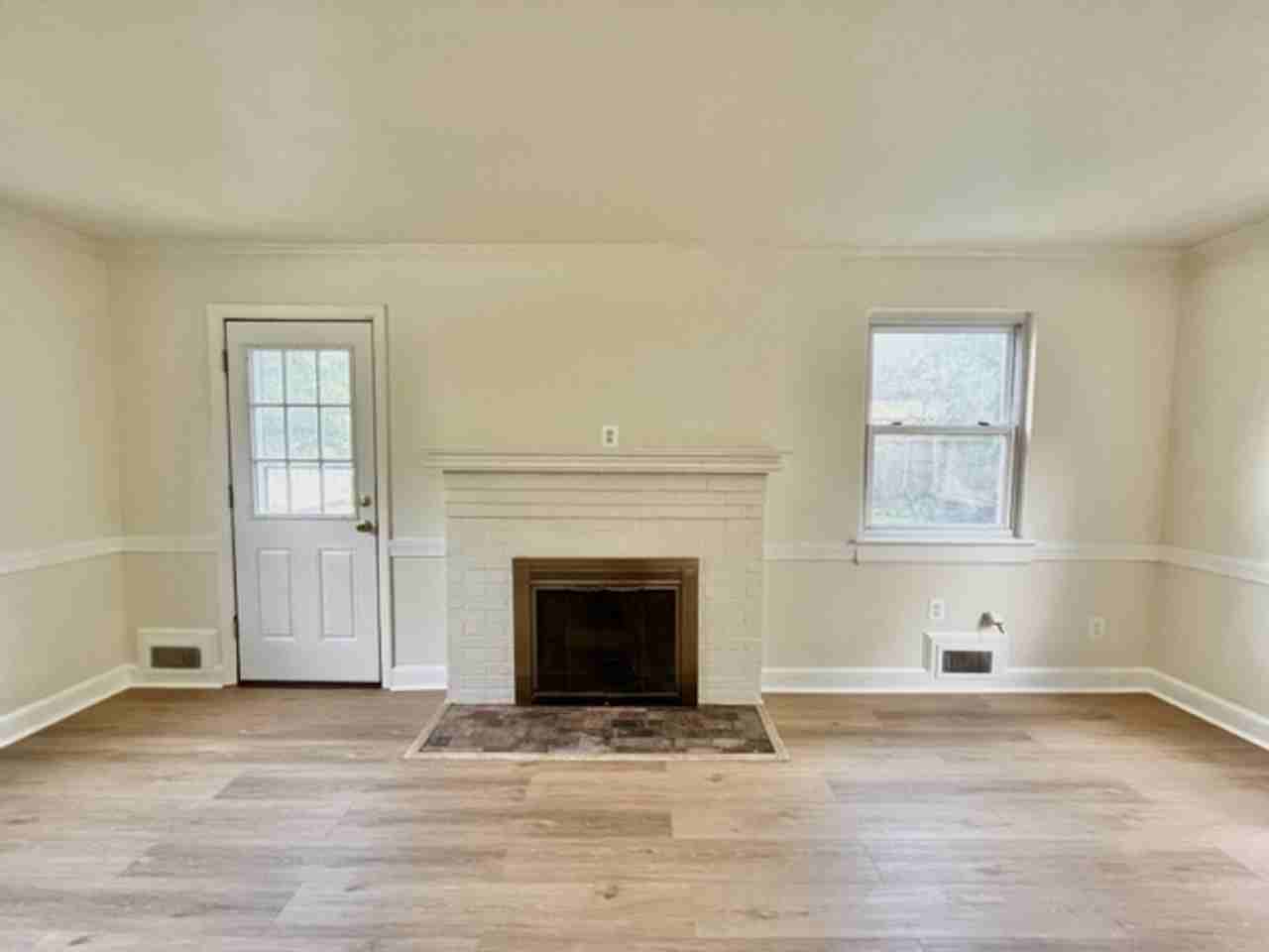 2702 Byron St - Photo 3 of 25