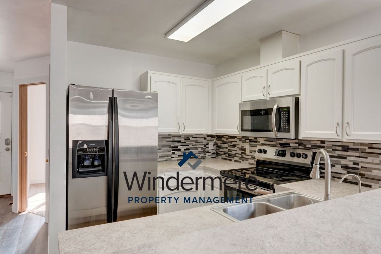 1153 Ne Cordero Pl - Photo 2 of 19