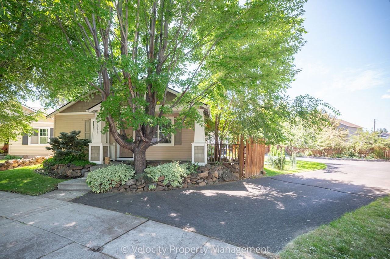 61101 Larkspur Loop - Photo 2 of 20