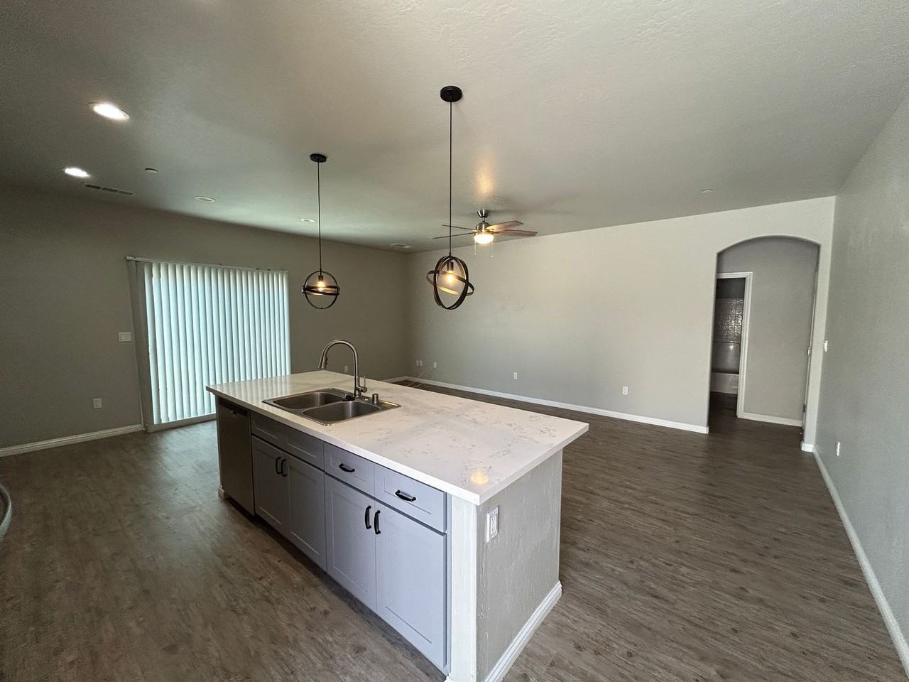 1866 W Roby Ave - Photo 3 of 12