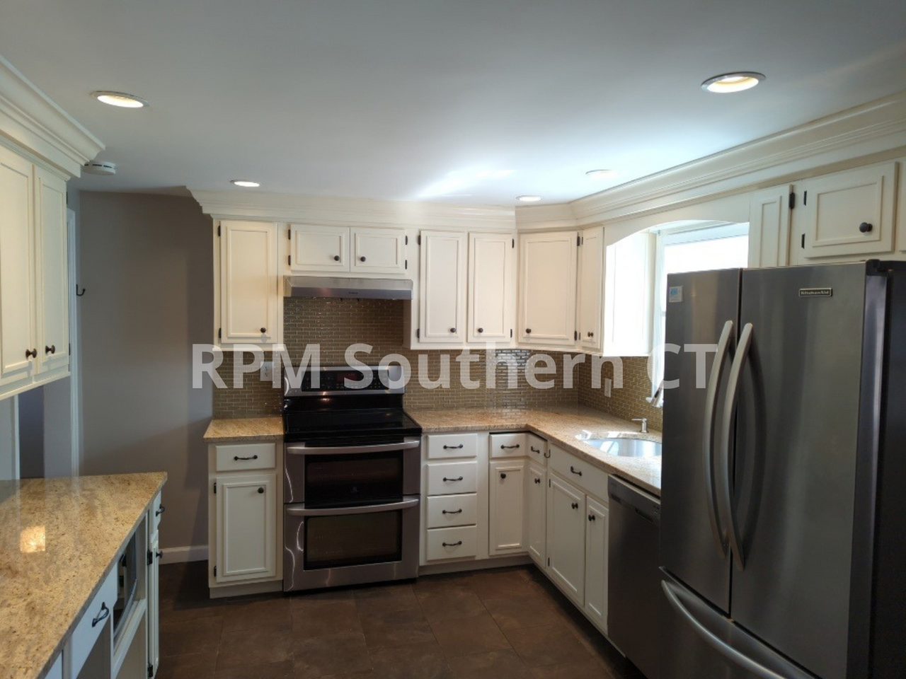 28 Deerfield Dr - Photo 2 of 10