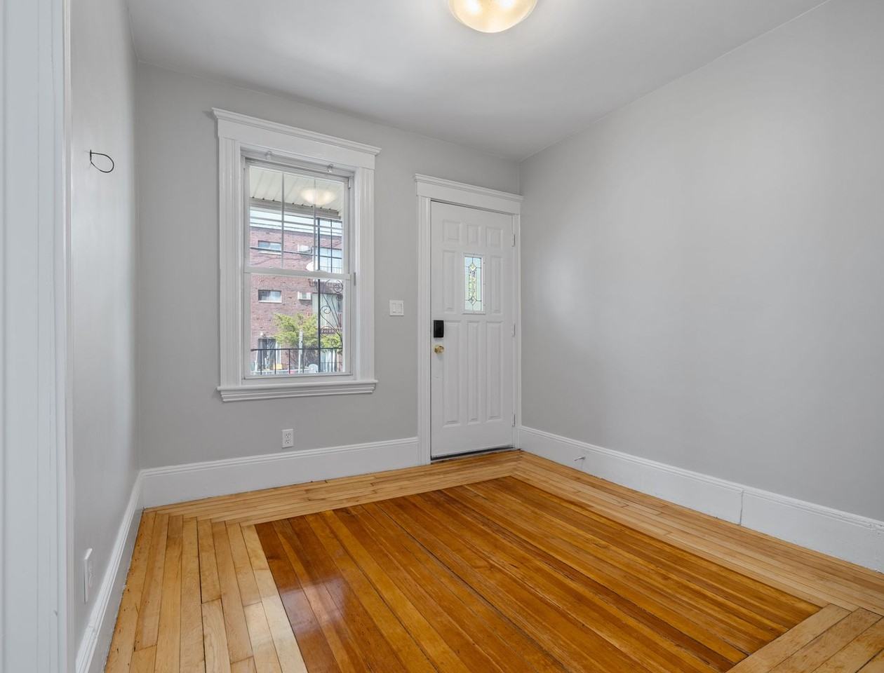 16 Windsor Rd - Photo 5 of 8