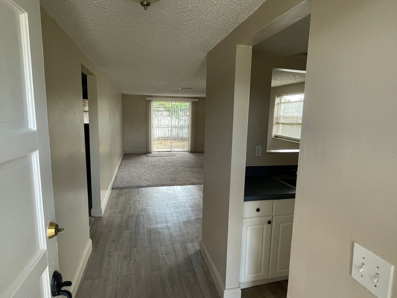 4126 Shoreline Dr - Photo 3 of 21