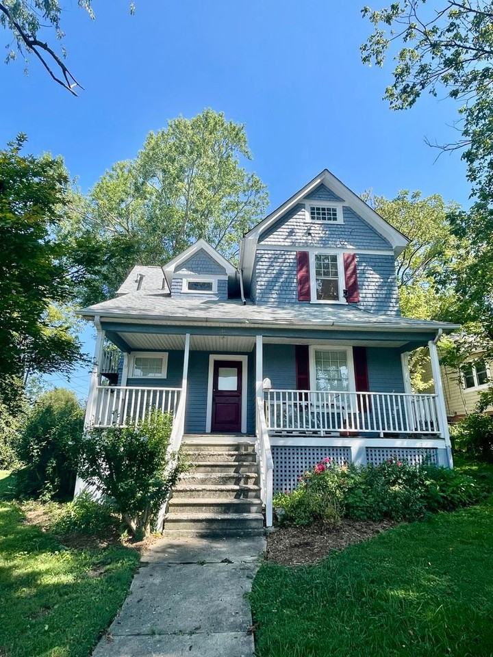 34 E Chestnut St - Photo 2 of 16