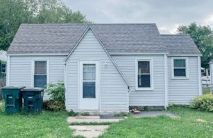 featured image of 2010 South Rosemont Avenue