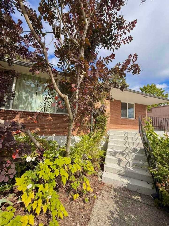 6030 S Roxbury St - Photo 3 of 50