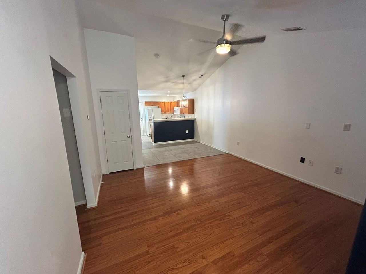 409 Lexie Ln - Photo 4 of 15