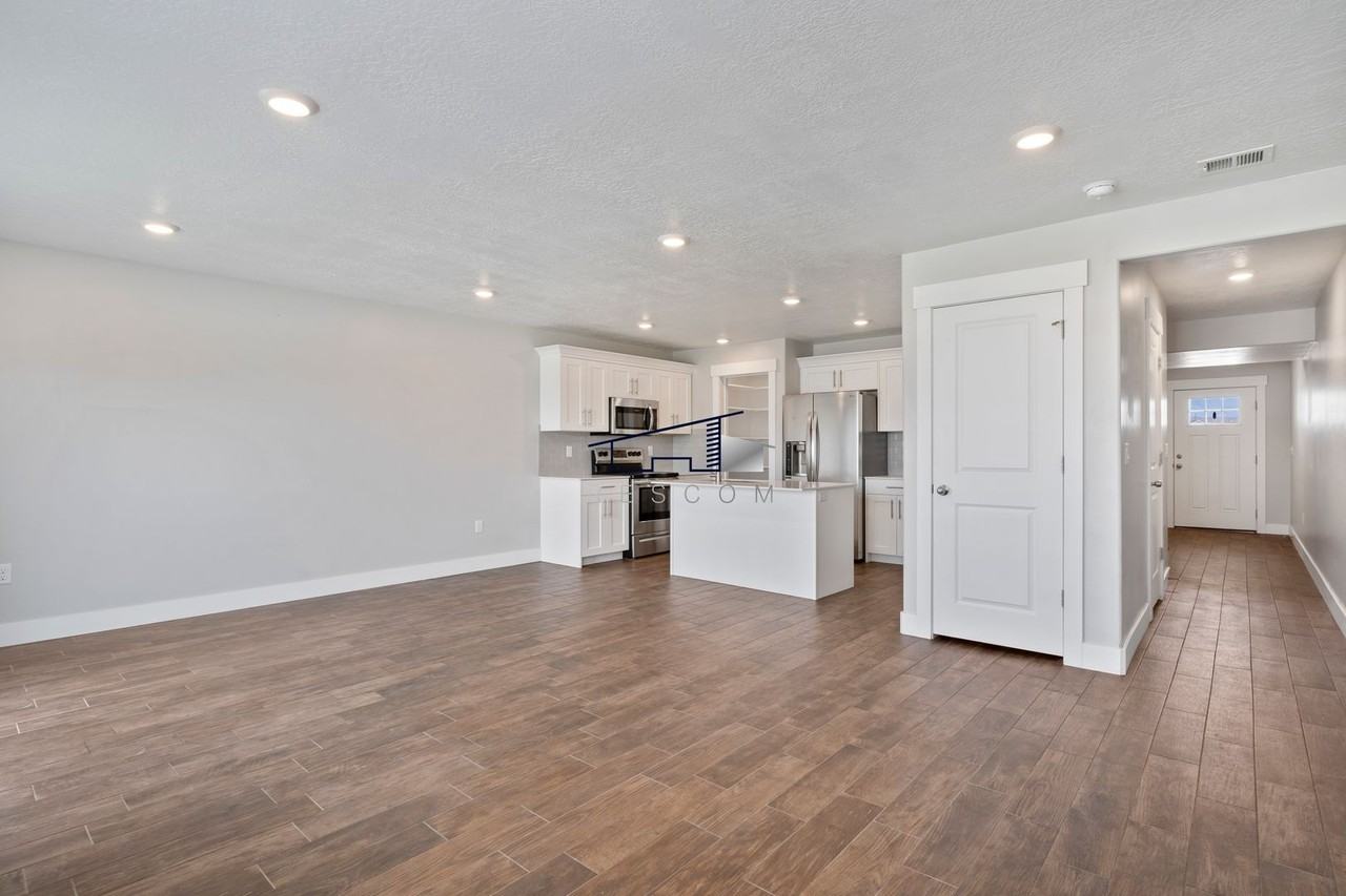 6471 S Aspen Ln - Photo 4 of 32