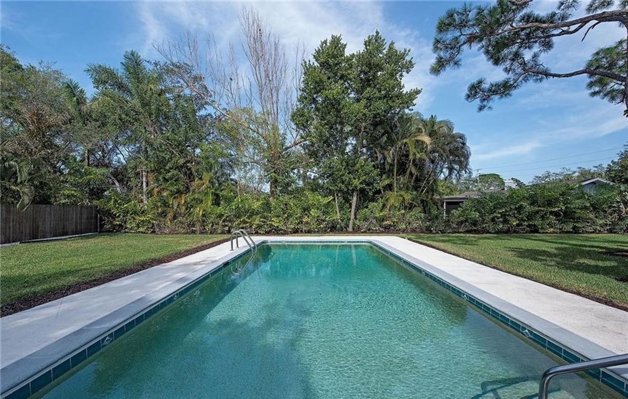 1281 Diana Ave - Photo 2 of 20