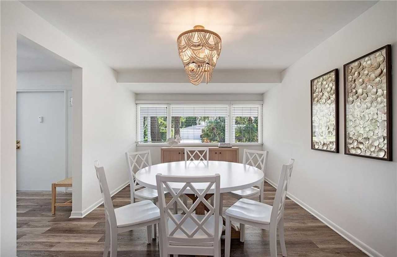 1281 Diana Ave - Photo 6 of 20