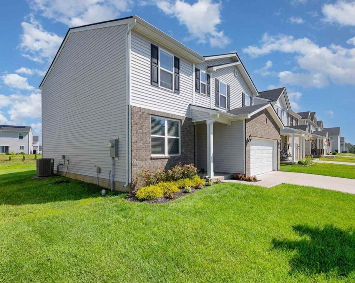 4021 White Pine Ln - Photo 2 of 28