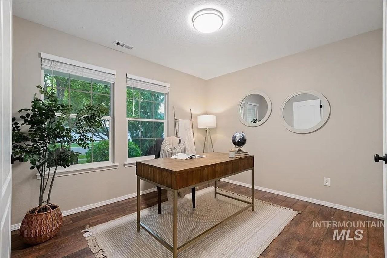 4712 S Glenmere Way - Photo 4 of 49