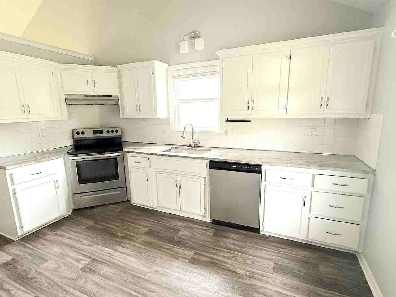 4627 N Winchester Ave - Photo 2 of 9