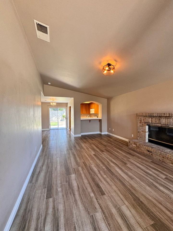 5708 Clear Valley Ct - Photo 2 of 11