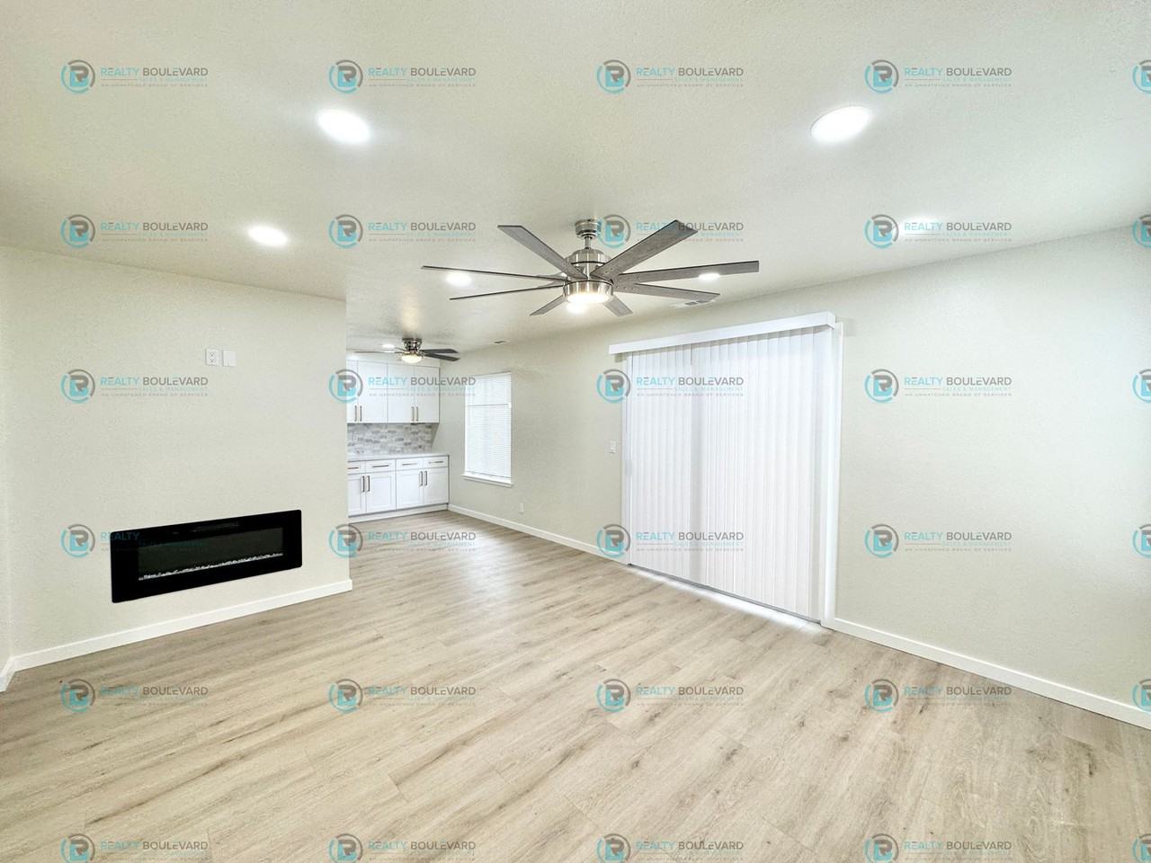 4600 Neil Rd #9 - Photo 3 of 26