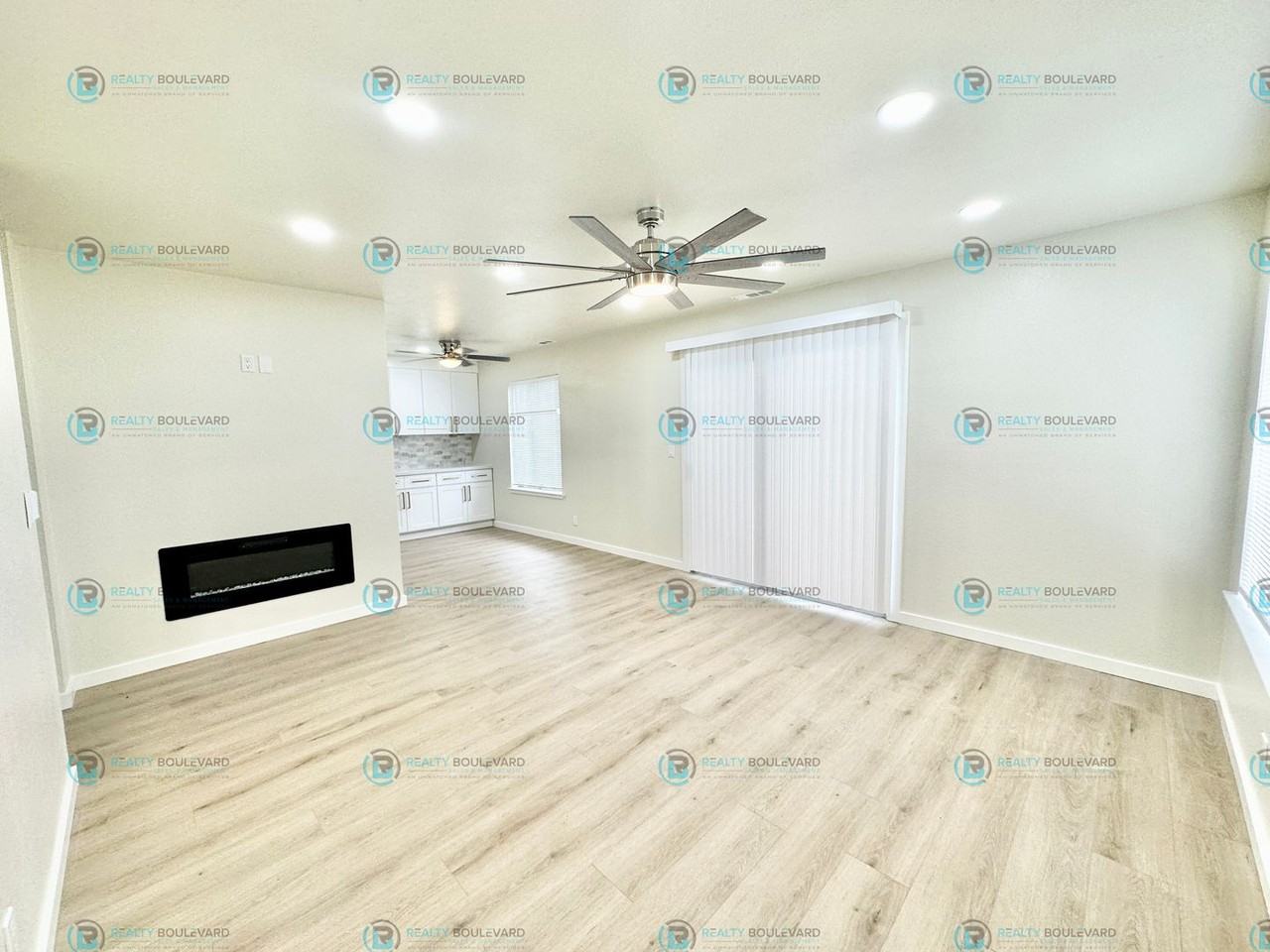 4600 Neil Rd #9 - Photo 4 of 26