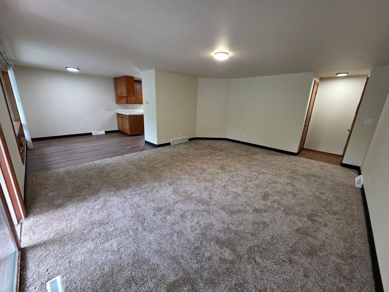 3036 Albert Dr - Photo 2 of 17