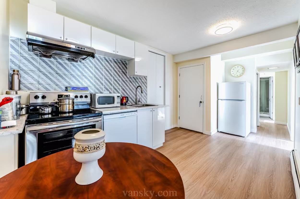 15447 Columbia Ave - Photo 3 of 15