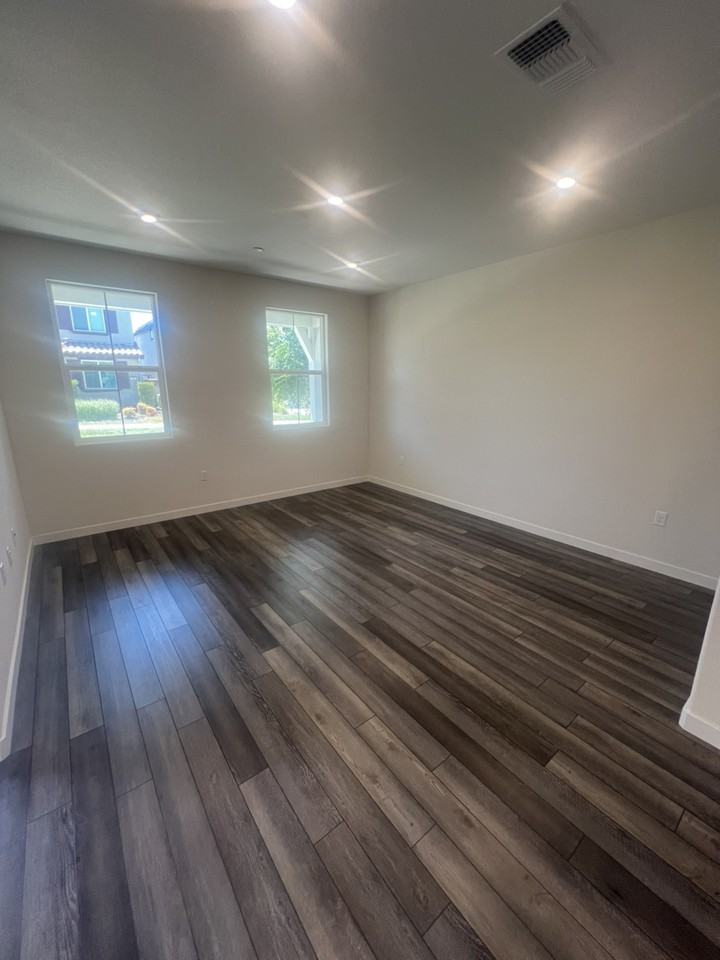 172 McClintock Lane - Photo 3 of 17