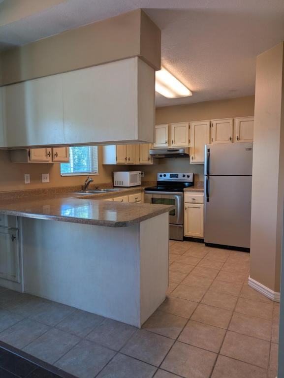 2644 N 330 E - Photo 5 of 16