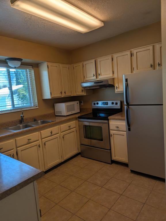 2644 N 330 E - Photo 6 of 16