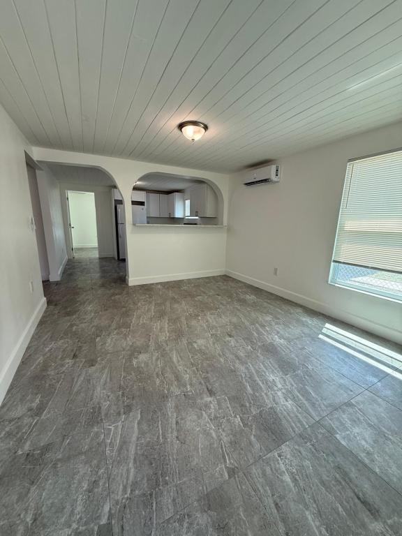 1116 10th St - Photo 3 of 8
