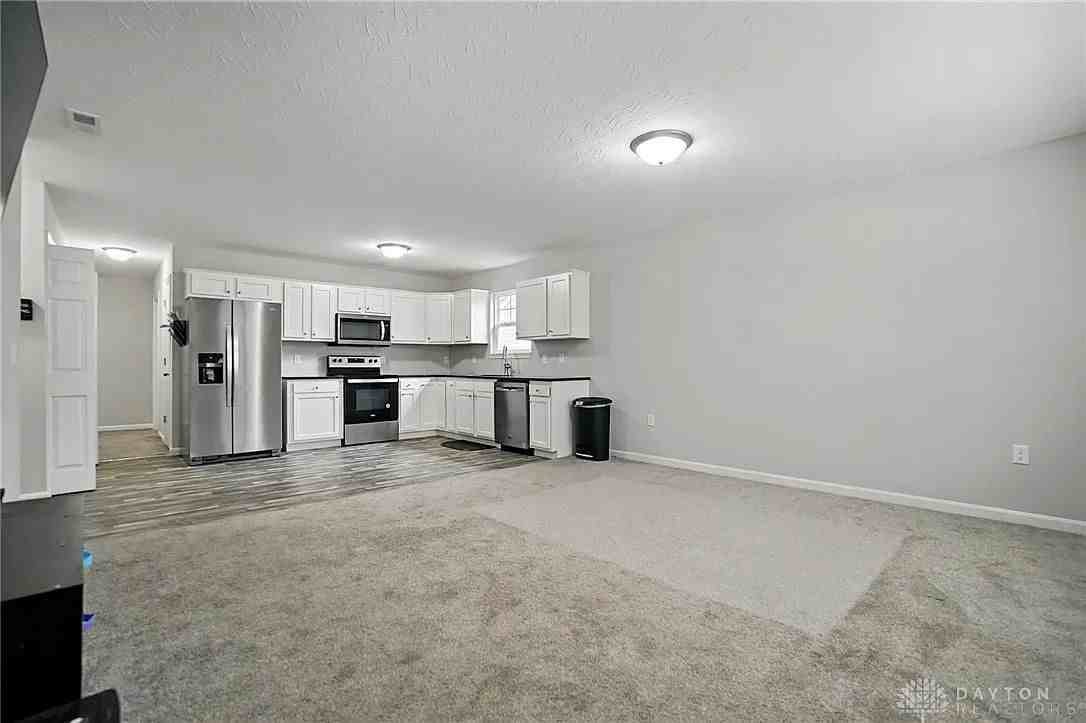 720 Diamond Loop - Photo 2 of 10