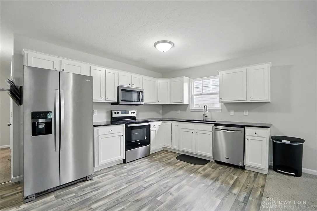 720 Diamond Loop - Photo 3 of 10