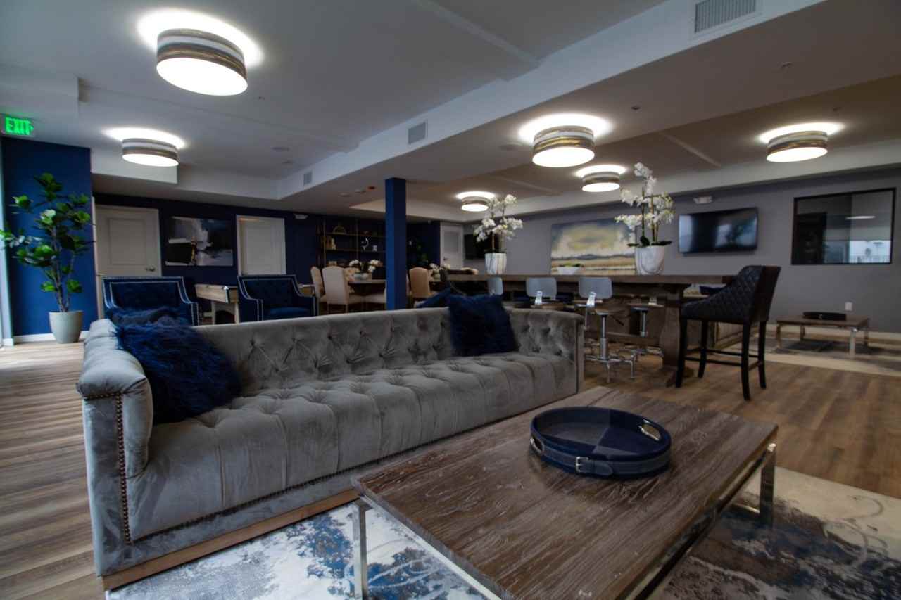 The Ivy at NOHO - Photo 6 of 50