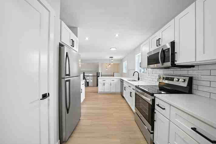 Newly Renovated Home in Eastview. - Photo 3 of 21