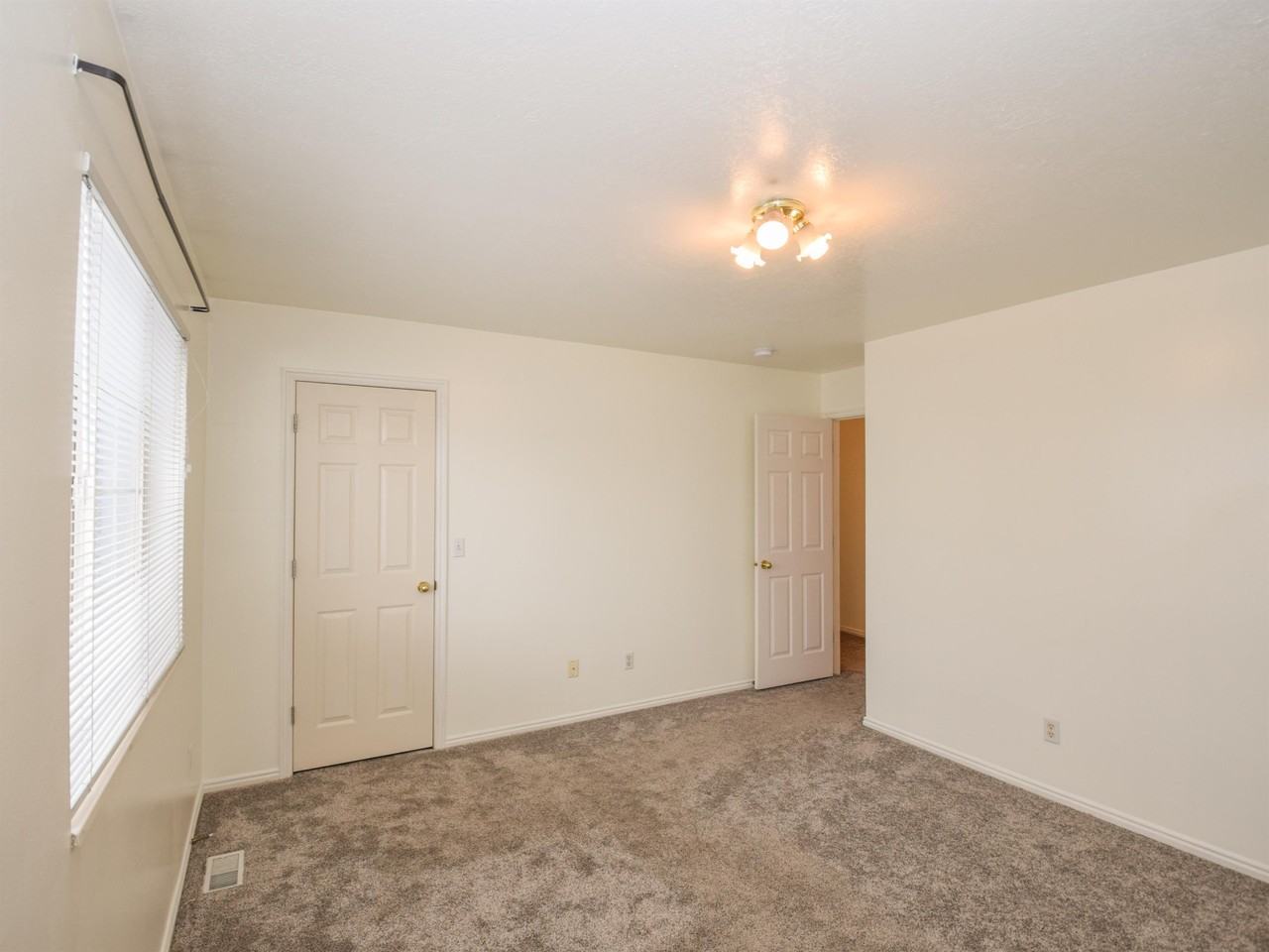 105 Penhurst Pl #1 - Photo 6 of 21