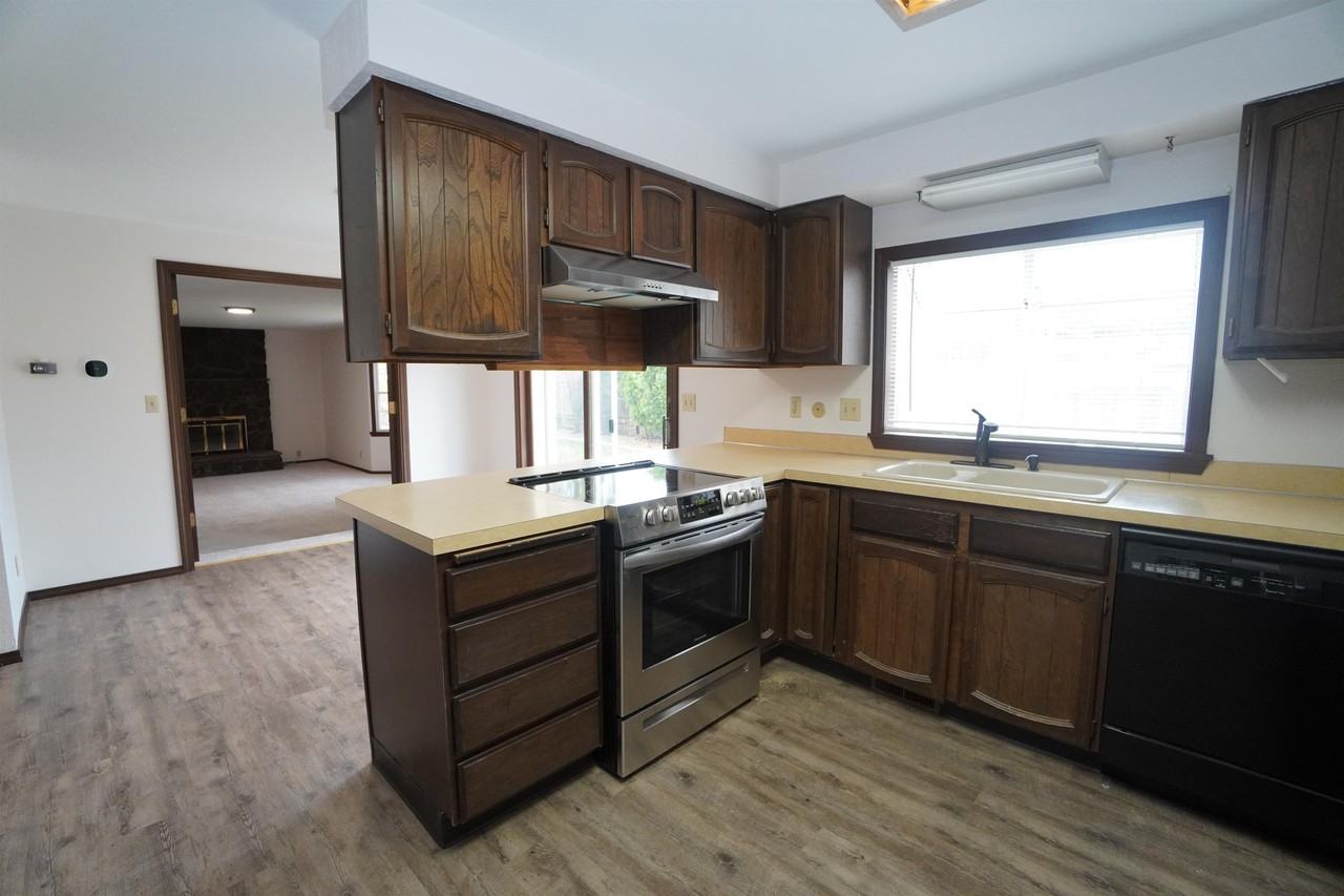 3392 S Maze Ave - Photo 3 of 29