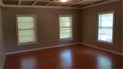 235 N Circle Dr - Photo 2 of 7