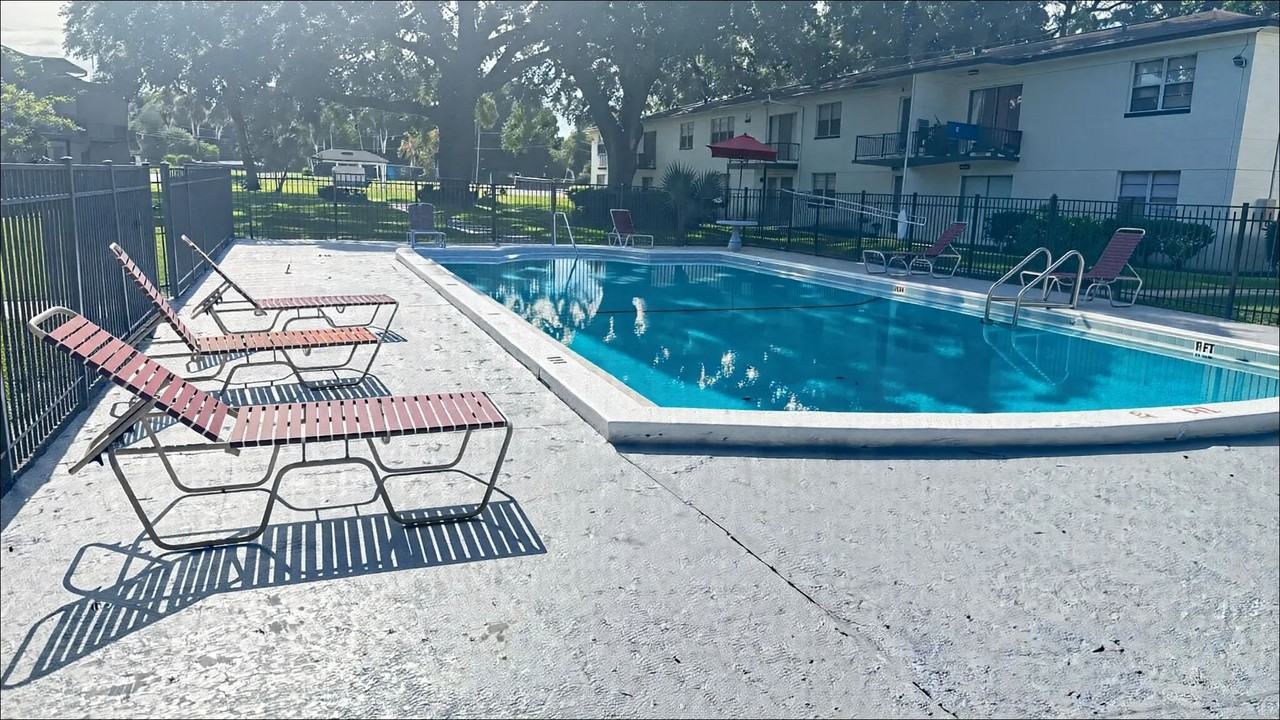 Cielo at University - Photo 6 of 31