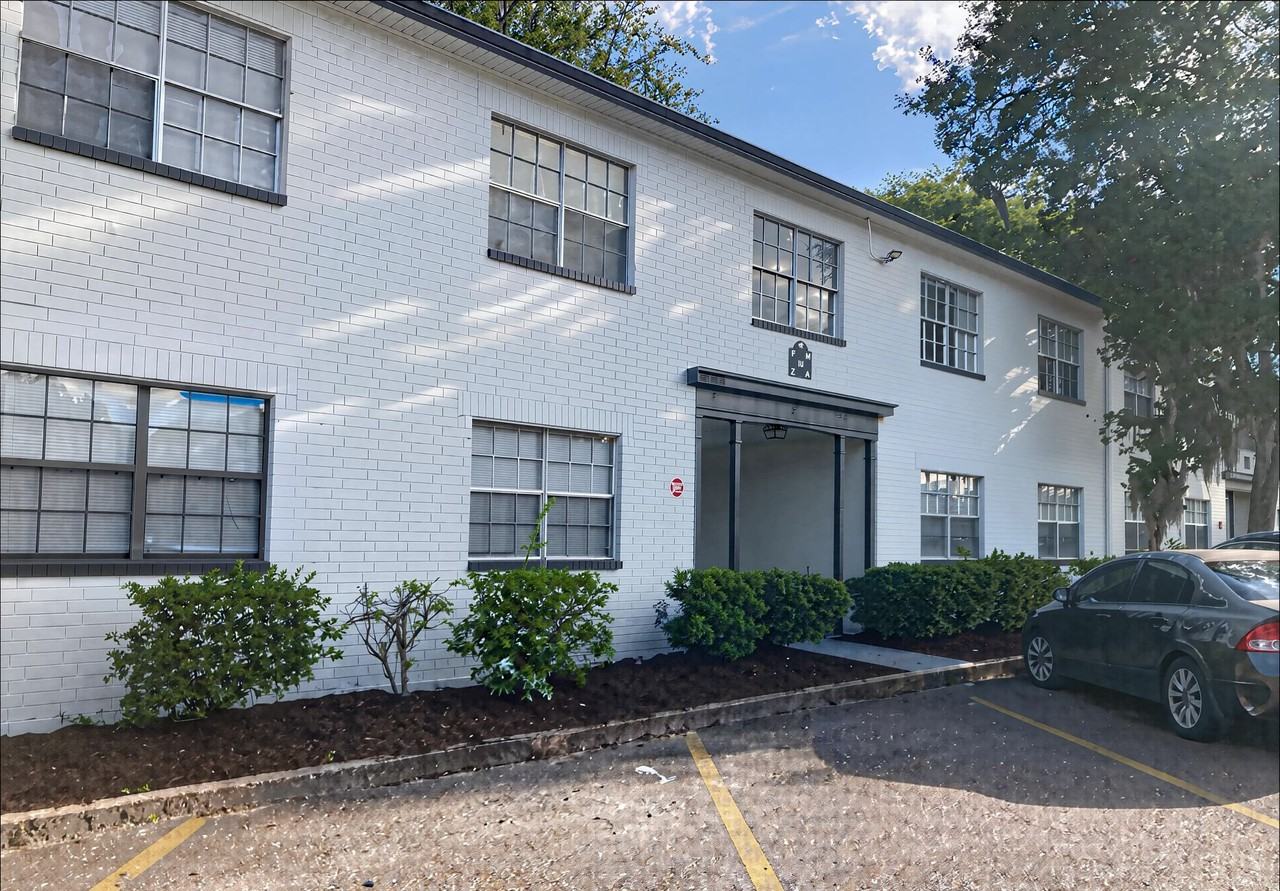 Cielo at University - Photo 7 of 31