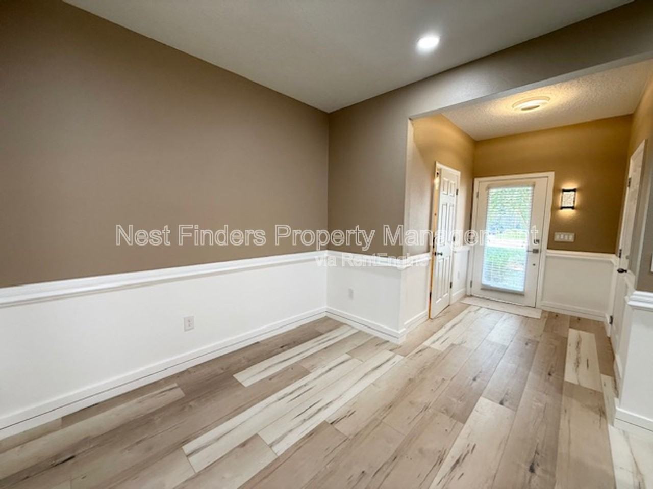 7028 Beauhaven Ct - Photo 6 of 37